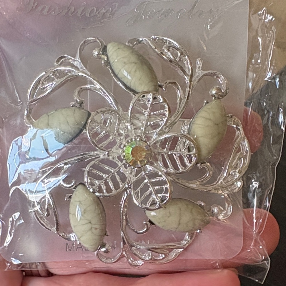 Fashion Jewelry Silver and Cream Brooch